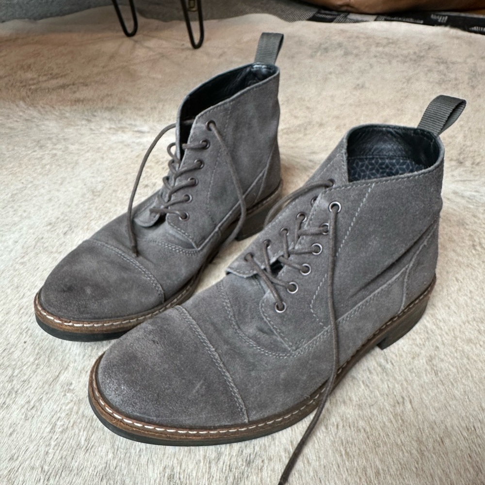 Clark’s Gray Suede Men's Boots